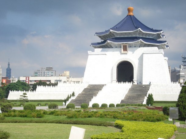 59130_149866088387349_130169_n